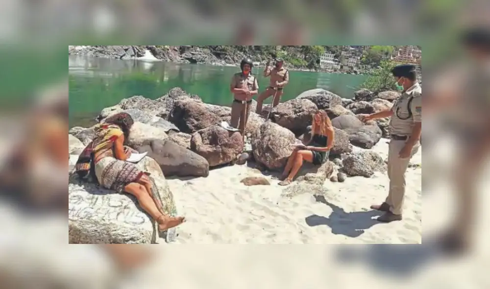 El subinspector de la policía local recordó que pasear sin razón alguna no está permitido. Fuente: Live Hindustan.