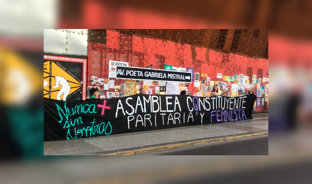 Feministas cambian de nombre a calles y plazas públicas previo al Día Internacional de la Mujer [FOTOS]