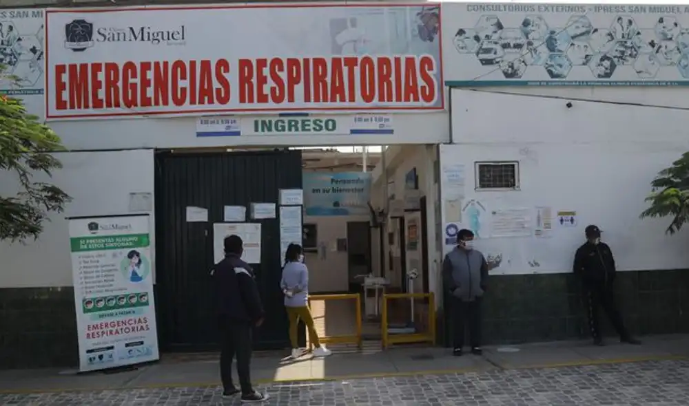 Clinica San Miguel, calle las gardenias San juan de Lurigancho atiende pacientes con problemas respiratorios y posibles positivos COVID-19-Fotos Eric Villalobos. Clinica San Miguel, calle las gardenias San juan de Lurigancho atiende pacientes con problemas respiratorios y posibles positivos COVID-19-Fotos Eric Villalobos.