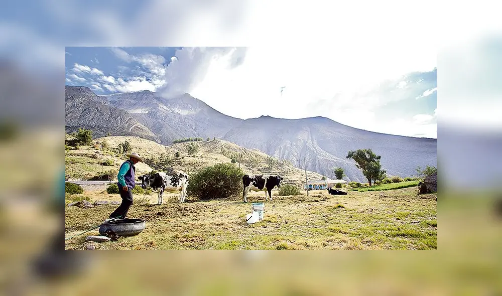 Sigue actividad. Erupciones en volcán Ubinas persisten. Cenizas afectan a poblados.