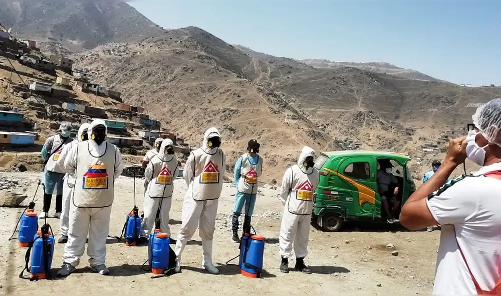 Comando COVID-19 es un grupo de extranjeros solidarios que trabajan en plena pandemia. Foto: Luis Paucar. Comando COVID-19 es un grupo de extranjeros solidarios que trabajan en plena pandemia. Foto: Luis Paucar.