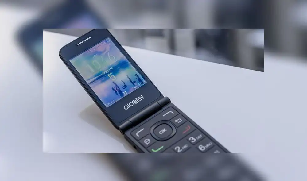 El Alcatel OneTouch Go Flip 2 es otro de los móviles que ya puede descargar WhatsApp.