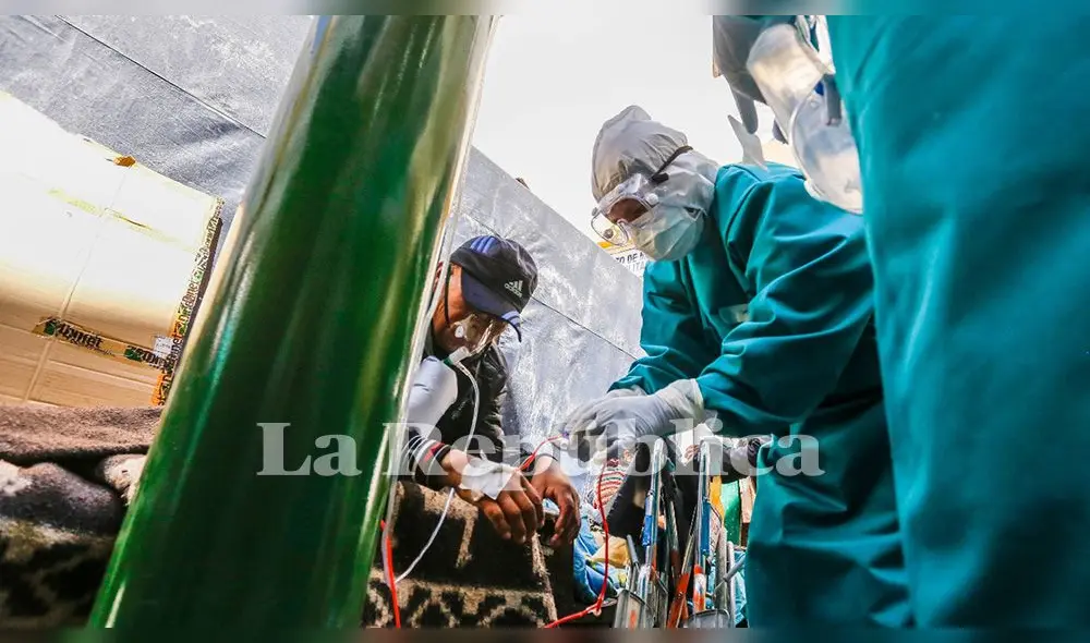 Hospital COVID-19 Arequipa. El personal médico pone todo su esfuerzo por salvar a los contagiados por la COVID-19. Hospital COVID-19 Arequipa. El personal médico pone todo su esfuerzo por salvar a los contagiados por la COVID-19.