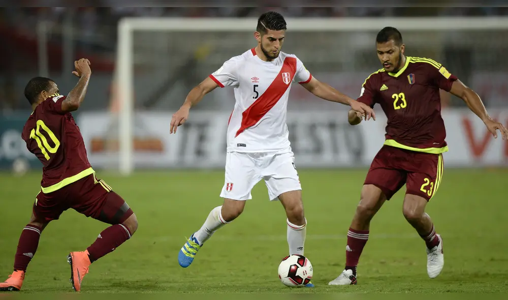 Carlos Zambrano compara estadio de Alianza Lima con el de Boca Juniors.