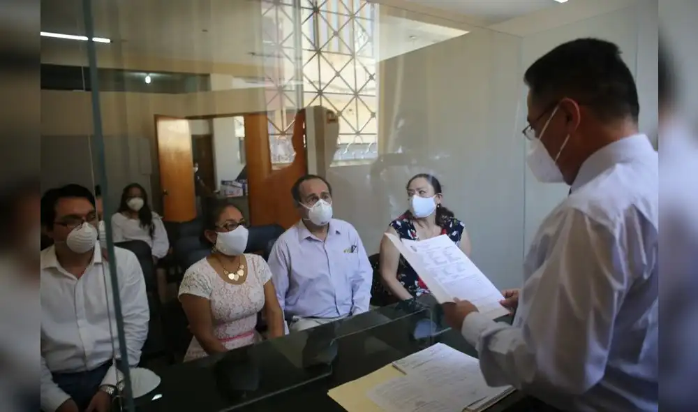 Fotografía del matrimonio civil presencial. Foto: MPS