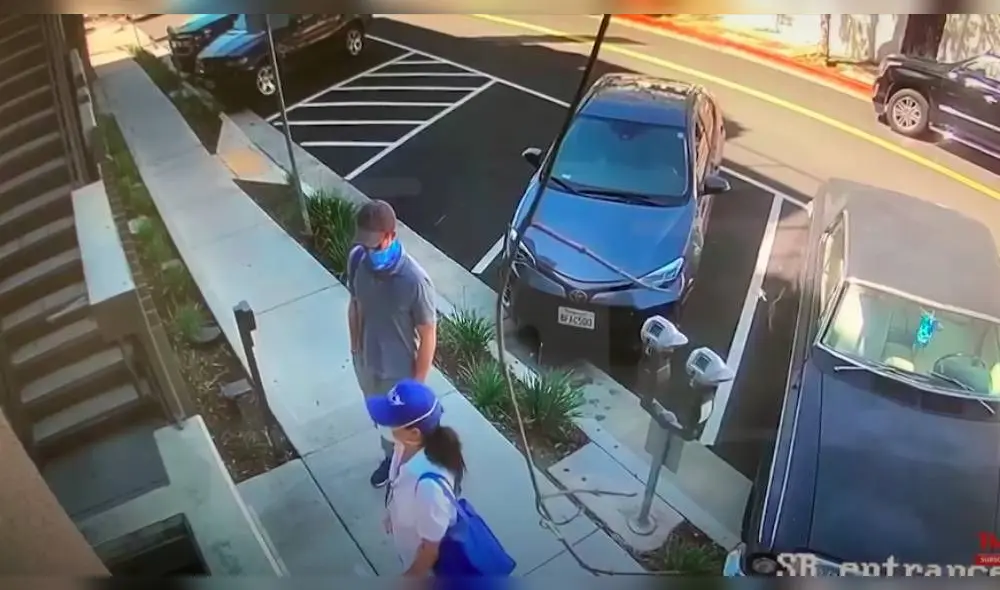 Los duques recorrieron las calles de West Hollywood llevando alimento a personas de riesgo. (Foto: TMZ)