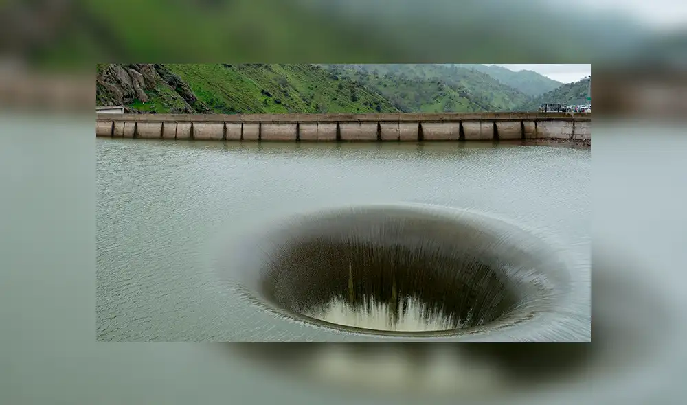 Facebook viral: ave es tragado por gigantesco pozo de agua y sobrevive a la caída [VIDEO]
