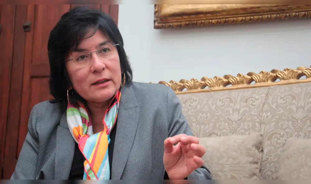 Magistrada del TC advierte: "Si buscan descabezar instituciones, estamos en escenario golpista" Magistrada del TC advierte: "Si buscan descabezar instituciones, estamos en escenario golpista"