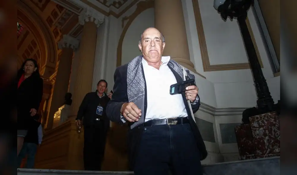 Postergan levantamiento de inmunidad parlamentaria de Edwin Donayre Postergan levantamiento de inmunidad parlamentaria de Edwin Donayre