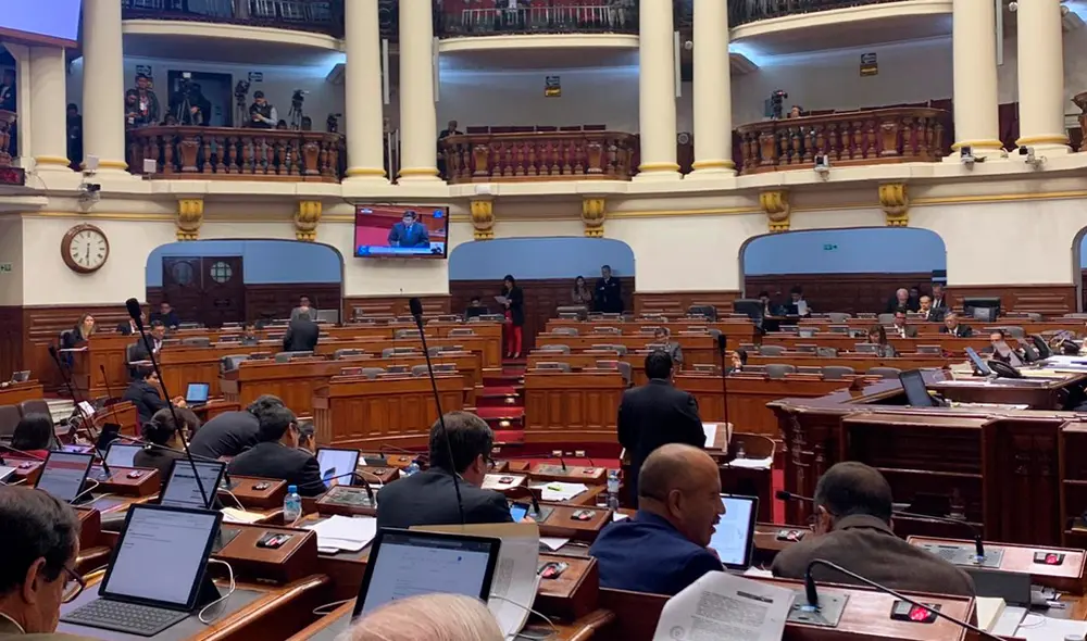 Ausencia de gran mayoría de bancada de Fuerza Popular en interpelación a ministro Vicente Zeballos. Ausencia de gran mayoría de bancada de Fuerza Popular en interpelación a ministro Vicente Zeballos.