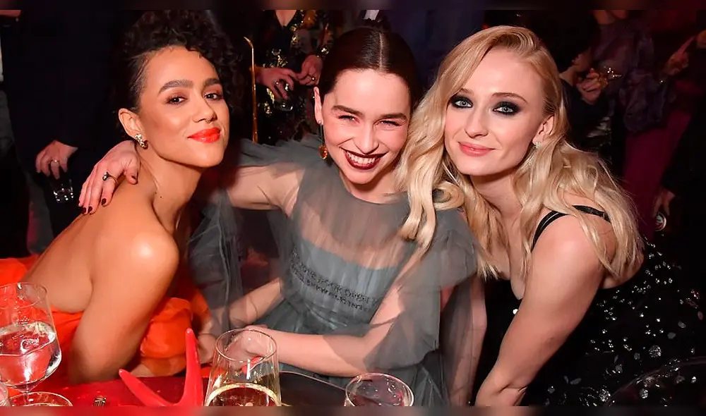 Sophie Turner culpa a Emilia Clarke por taza filtrada en Game of Thrones [VIDEO]