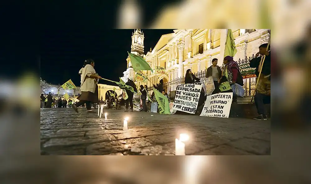 Los desalojaron. Manifestantes tomaron Plaza de Armas. Los desalojaron. Manifestantes tomaron Plaza de Armas.