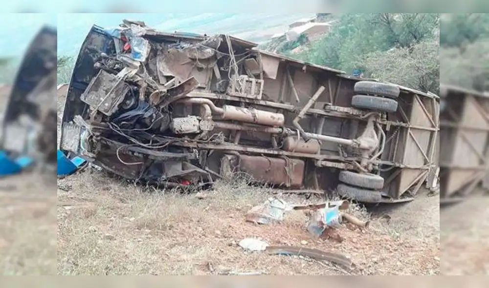 Áncash: camioneta cae a un abismo y tres personas mueren 