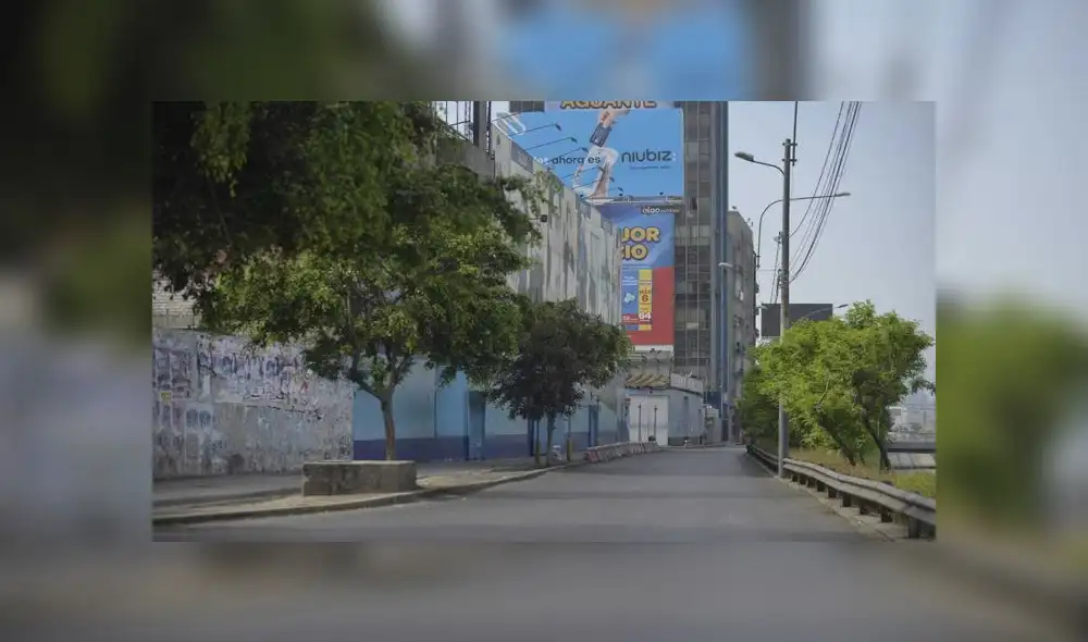Lima se ve como ciudad fantasma debido a inmovilización total por el coronavirus Lima se ve como ciudad fantasma debido a inmovilización total por el coronavirus