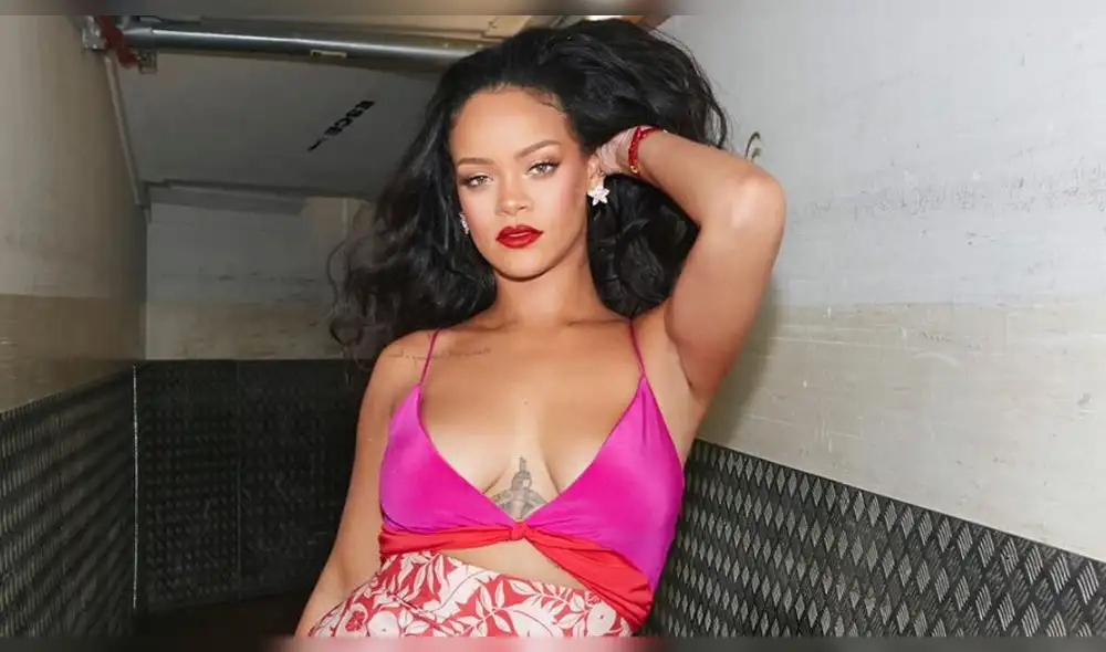 Rihanna y su sexy manera de promocionar lencería [VIDEO]