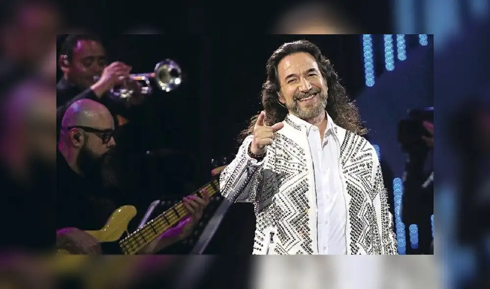 Marco Antonio Solís se vuelve objeto de deseo tras publicar foto en gimnasio [FOTOS]