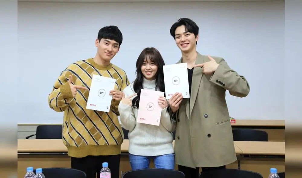 Jung Ga Ram, Kim So Hyun y Song Kang se reencuentran en primera lectura del guión de Love Alarm 2. Jung Ga Ram, Kim So Hyun y Song Kang se reencuentran en primera lectura del guión de Love Alarm 2.