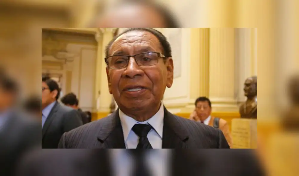 Congresista Justiniano Apaza plantea "restringir ingreso" de venezolanos al Perú