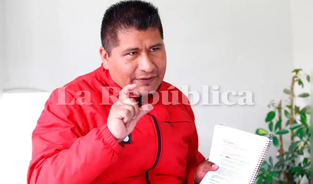 Aduviri espera habilitación de su credencial de gobernador para rertonar al cargo. Créditos foto: Juan Carlos Cisneros-La República.