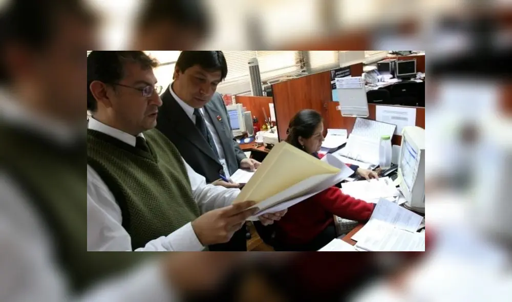 Comisión de Constitución propone derogar DU sobre negociaciones colectivas Comisión de Constitución propone derogar DU sobre negociaciones colectivas