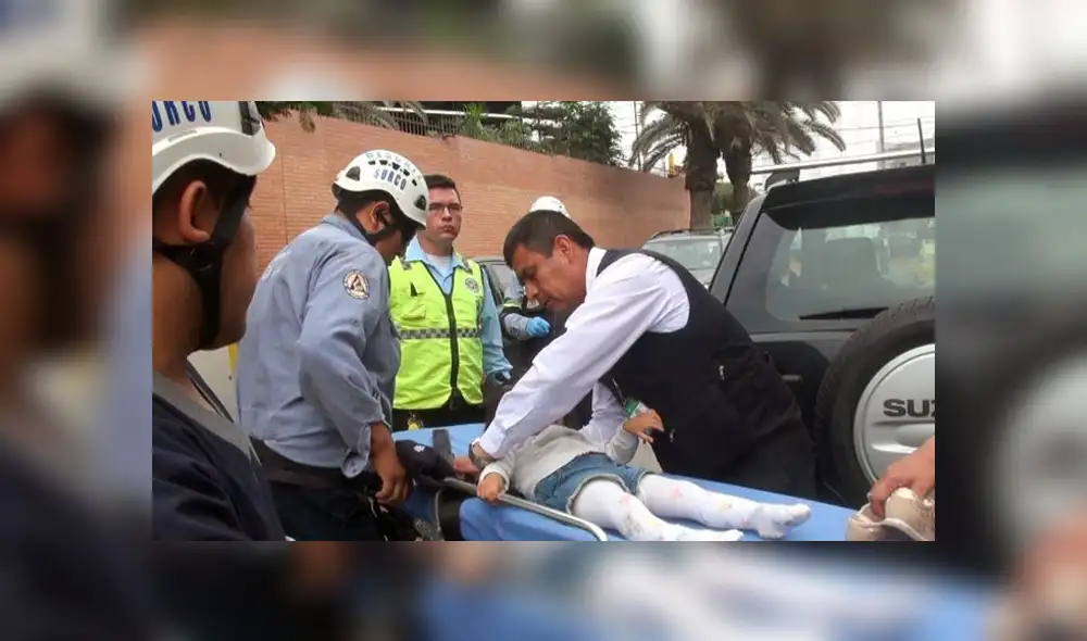 La menor fue trasladada hacia un centro médico para descartar fracturas.