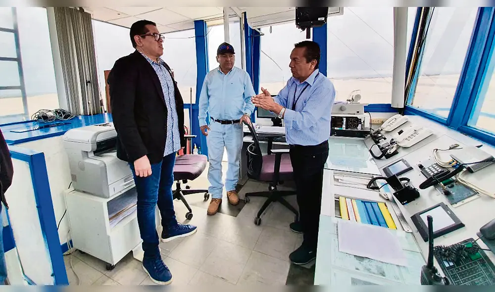 In situ. Congresista Domínguez recorrió aeropuerto de Chimbote. In situ. Congresista Domínguez recorrió aeropuerto de Chimbote.