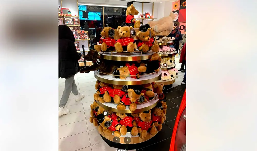 Desliza las imágenes para ver cómo luce la tienda de juguetes que apareció en la película Mi pobre angelito 2. Foto: captura de Google Maps Desliza las imágenes para ver cómo luce la tienda de juguetes que apareció en la película Mi pobre angelito 2. Foto: captura de Google Maps