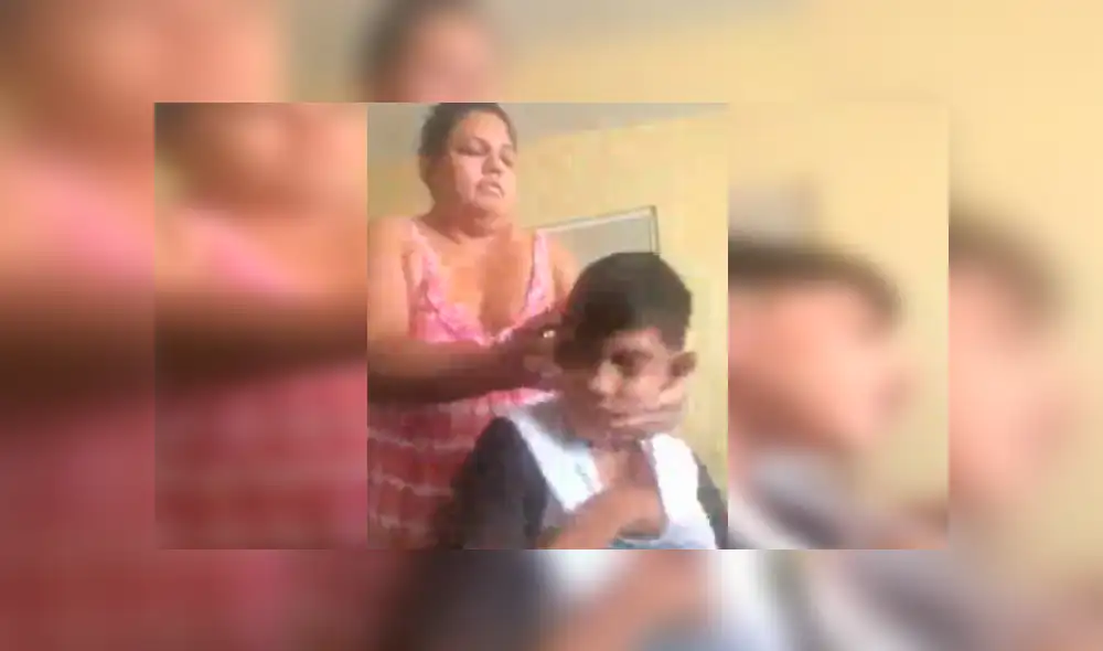 Facebook viral: Niño le pide a su mamá que le de masajes y le juega aterradora broma [VIDEO]
