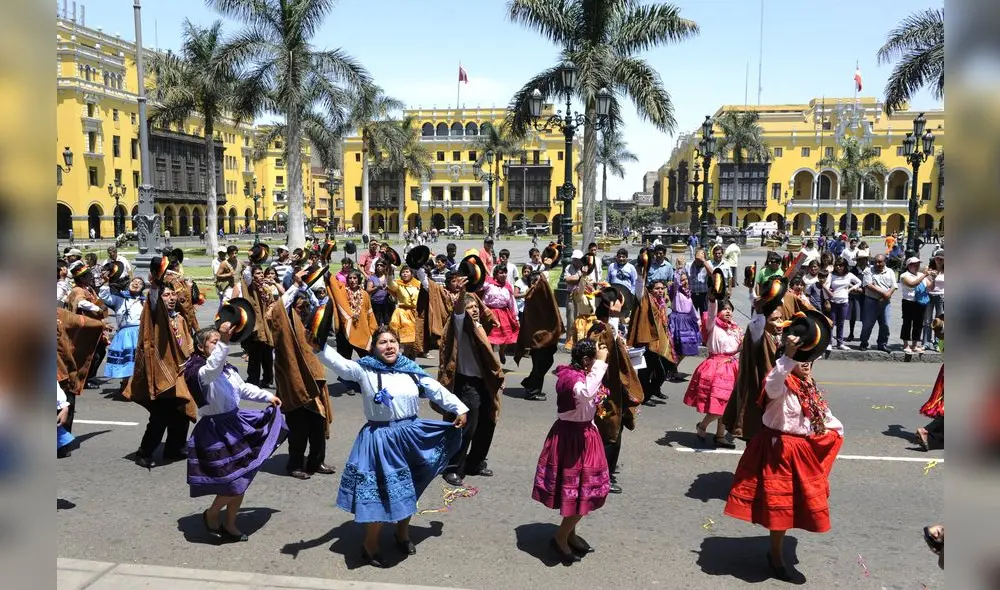 Desfile por Fiestas Patras. (Foto: Twitter / LATA) Desfile por Fiestas Patras. (Foto: Twitter / LATA)