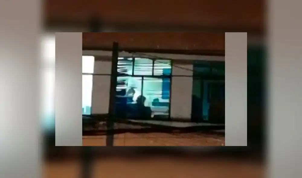Asombro en Facebook por pareja que tiene sexo en pleno centro de trabajo