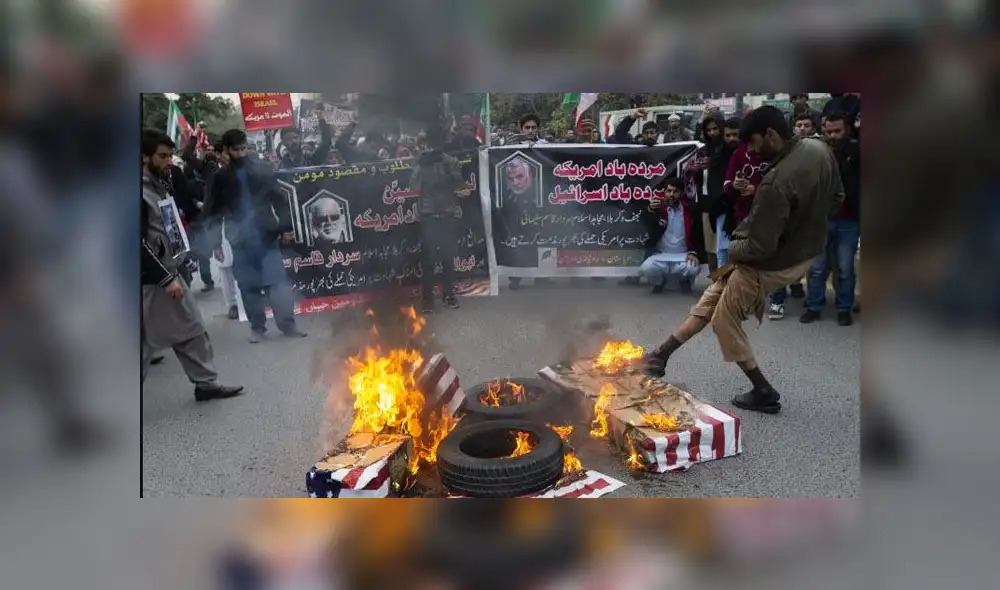 Irán muestra su rechazo hacia Estados Unidos tras el asesinato del general Qasem Soleimani. Irán muestra su rechazo hacia Estados Unidos tras el asesinato del general Qasem Soleimani.