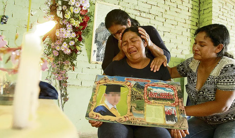 Deudos. Padres del menor fallecido claman por justicia. Gobierno dicen que les darán apoyo. Foto: Jaime Mendoza