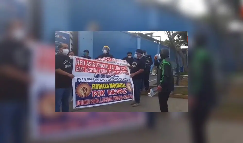 Trabajadores piden salida de Fiorella Molinelli de EsSalud. Trabajadores piden salida de Fiorella Molinelli de EsSalud.