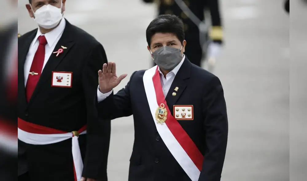 El presidente Pedro Castillo llegó al desfile. Foto Gerardo Marín/ LR El presidente Pedro Castillo llegó al desfile. Foto Gerardo Marín/ LR