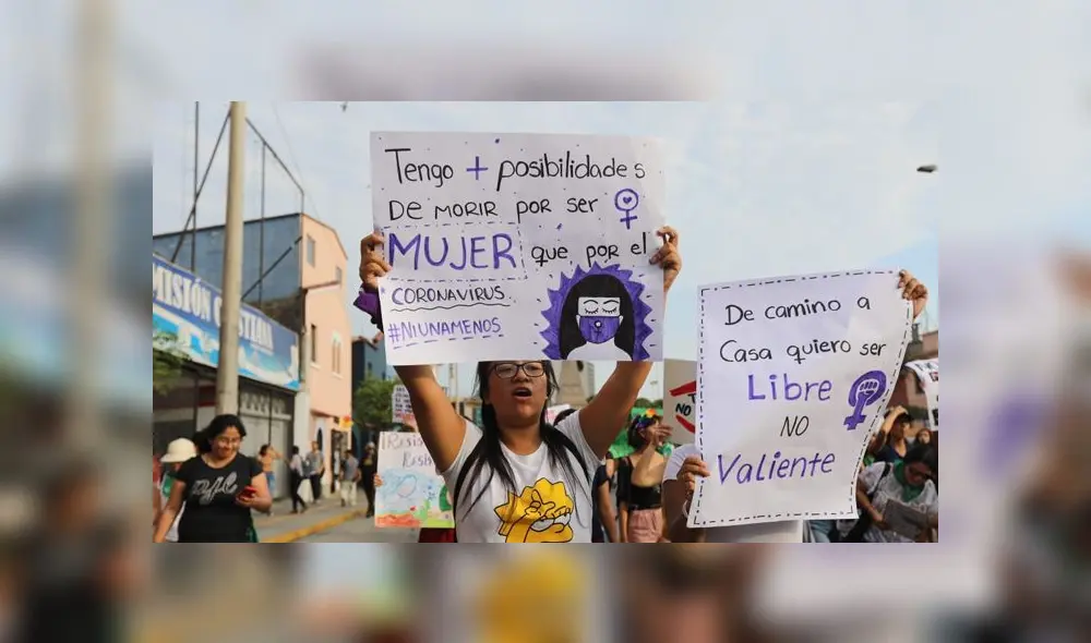 Cientos de mujeres continúan luchando por una sociedad más igualitaria y menos peligrosa. Foto: La República. Cientos de mujeres continúan luchando por una sociedad más igualitaria y menos peligrosa. Foto: La República.
