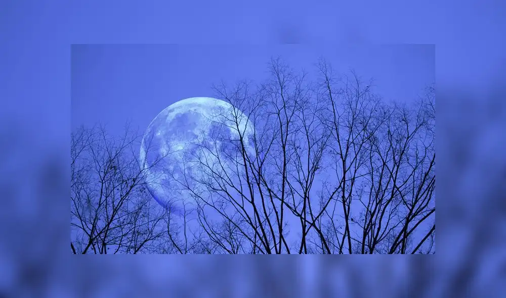 La última 'Luna Azul' de la década se posa en el cielo limeño