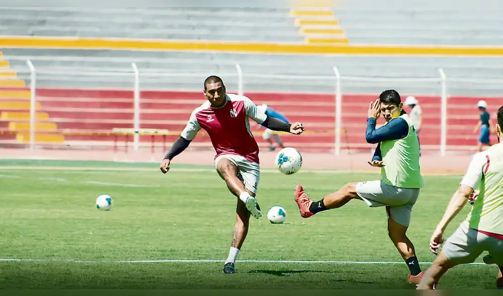 prácticas. Equipo se prepara para recibir a Comercio. prácticas. Equipo se prepara para recibir a Comercio.