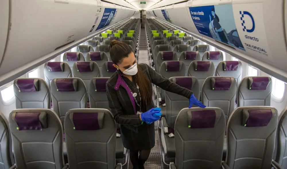 Vuelve los viajes internacionales y, según la titular de Mincetur, los vuelos podrían llevarse a cabo al 100% de su capacidad. Foto: John Reyes/La República Vuelve los viajes internacionales y, según la titular de Mincetur, los vuelos podrían llevarse a cabo al 100% de su capacidad. Foto: John Reyes/La República