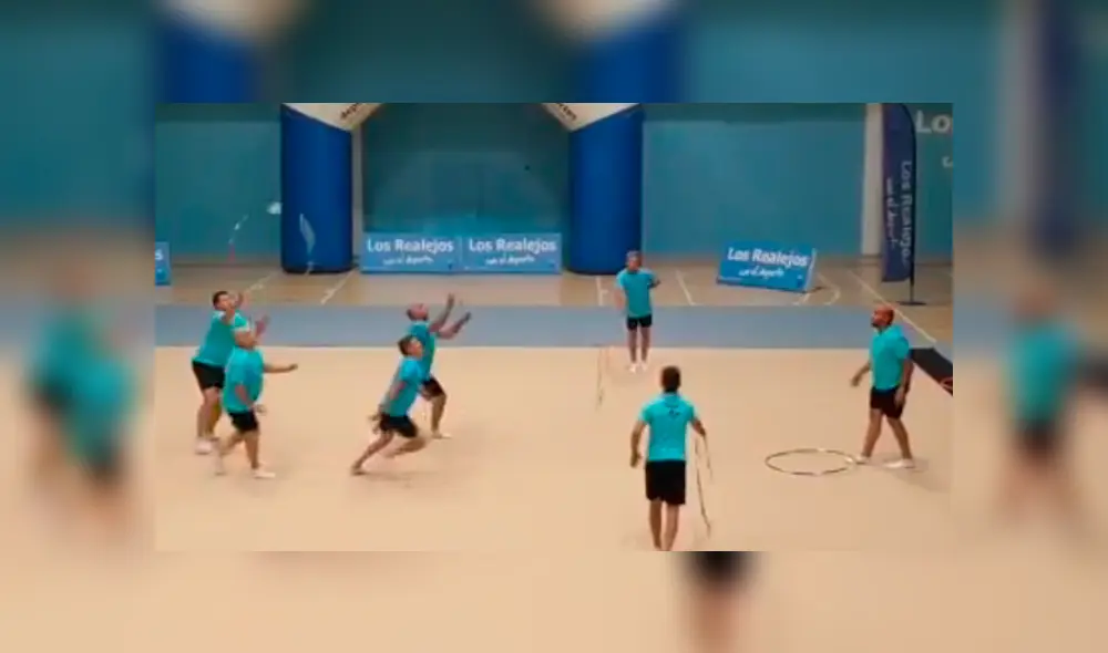 Papás bailaron en honor a sus hijas gimnastas y causaron furor entre el público asistente Papás bailaron en honor a sus hijas gimnastas y causaron furor entre el público asistente