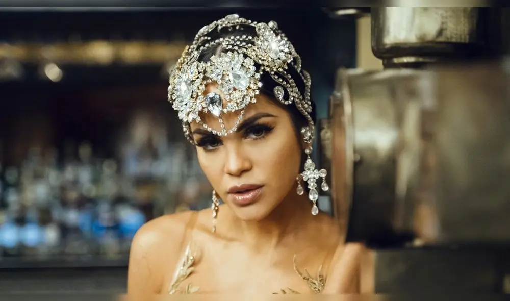 Natti Natasha cautiva con sexy manera de promocionar 'Toca, toca', su reciente single