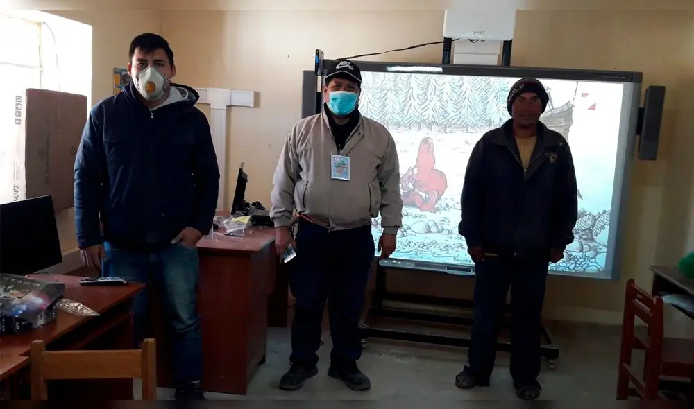 Programa Aprendo en Casa se proyecta en pizarras inteligentes. Programa Aprendo en Casa se proyecta en pizarras inteligentes.