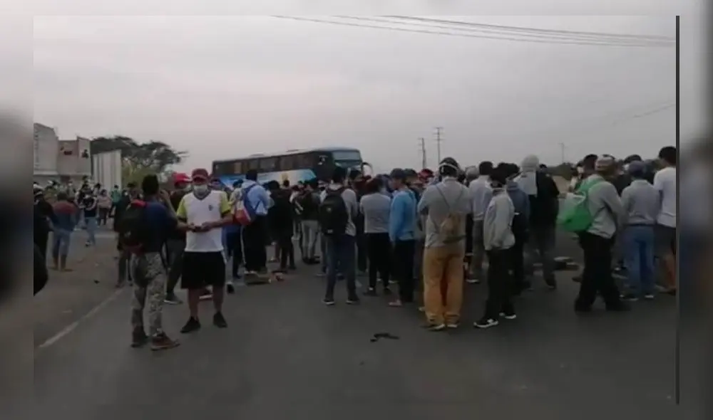 Son cuatro los lugares donde se ha bloqueado la Panamericana Norte en La Libertad. Foto: Captura Exitosa