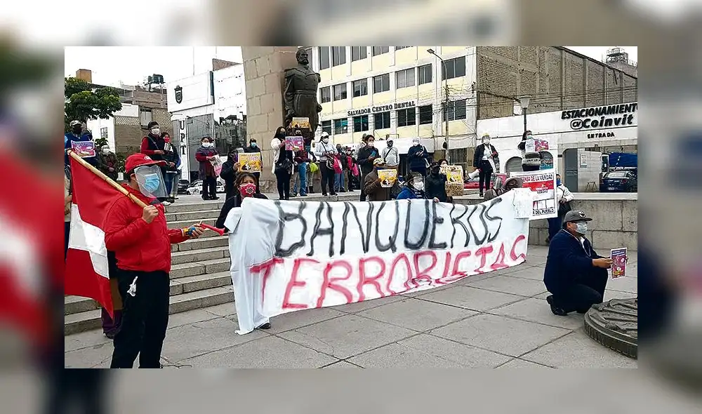 RECHAZO . Prestatarios proponen que sea el Banco Central de Reserva quien compre sus deudas. Marcharán el miércoles.