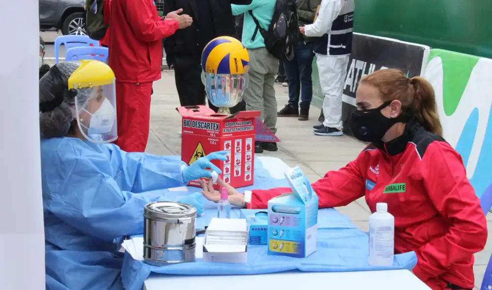 En la primera etapa de la reactivación, deportistas, cuerpo médico y trabajadores pasarán por pruebas rápidas. Foto: FPV.