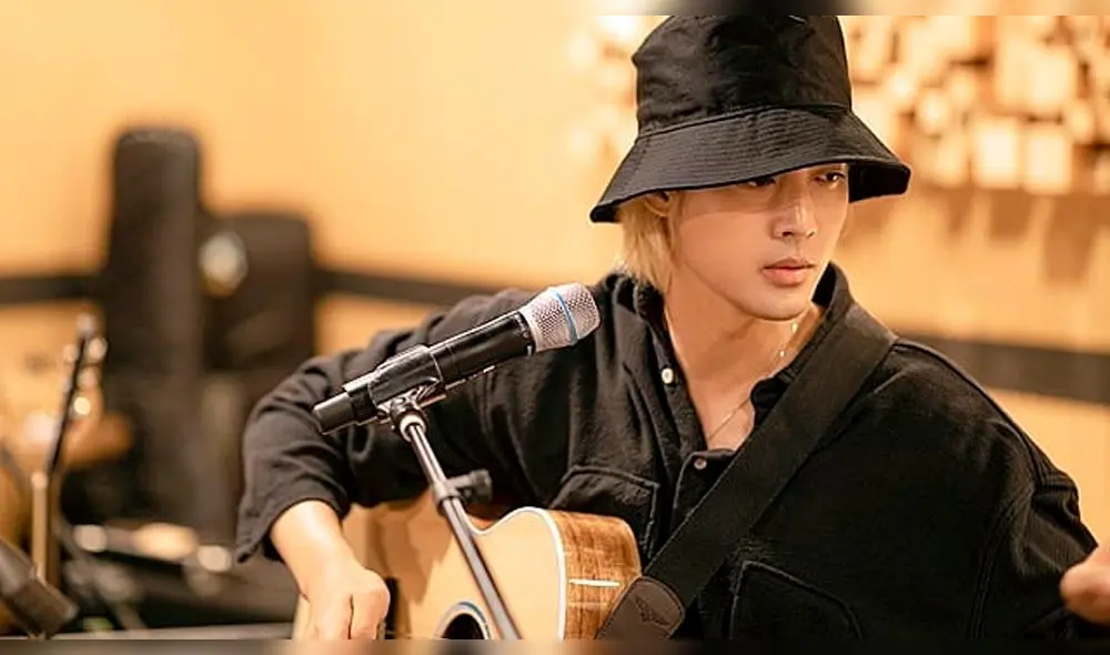 Desliza para ver más fotos de Kim Hyun Joong sobre su concierto online. Créditos: Instagram Desliza para ver más fotos de Kim Hyun Joong sobre su concierto online. Créditos: Instagram