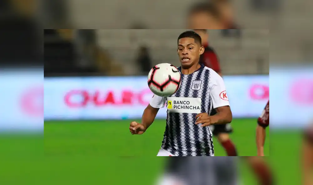 Juan Carlos Oblitas le pidió a Kevin Quevedo que renueve con Alianza Lima.