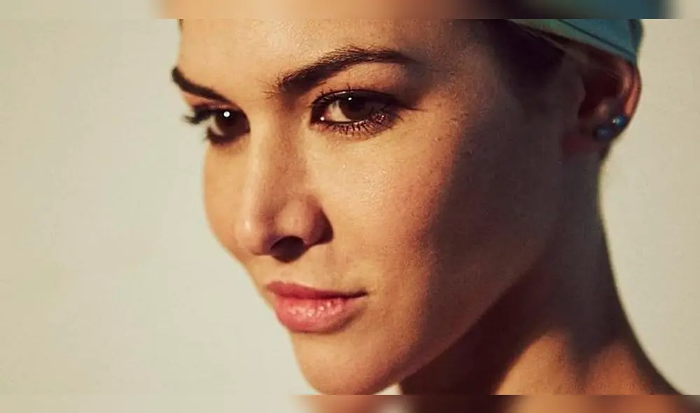 Anahí de Cardenas se muestra como Dios la trajo al mundo