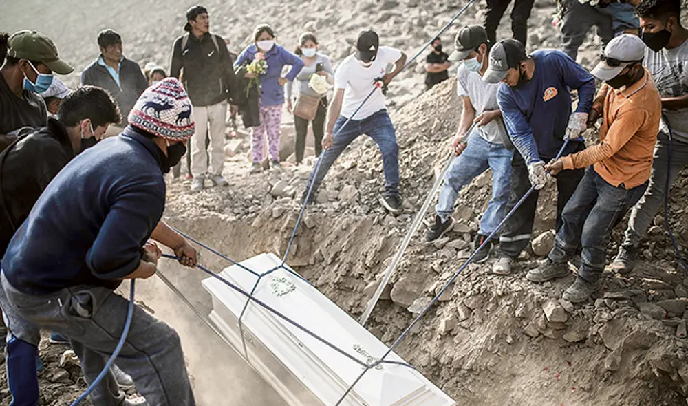 Difícil Panorama. Los infectados llegan a hospitales saturados y terminan falleciendo. Difícil Panorama. Los infectados llegan a hospitales saturados y terminan falleciendo.