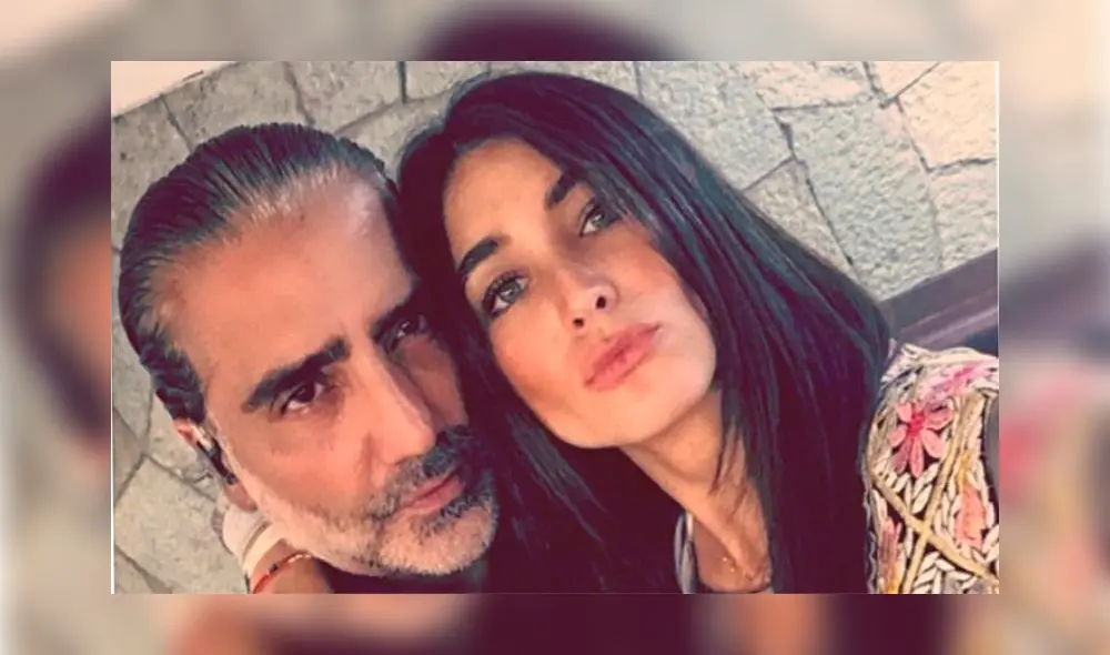 Alejandro Fernández mantuvo una relación con Karla Laveaga, una joven que era 20 años menor que él. (Foto: Hola)