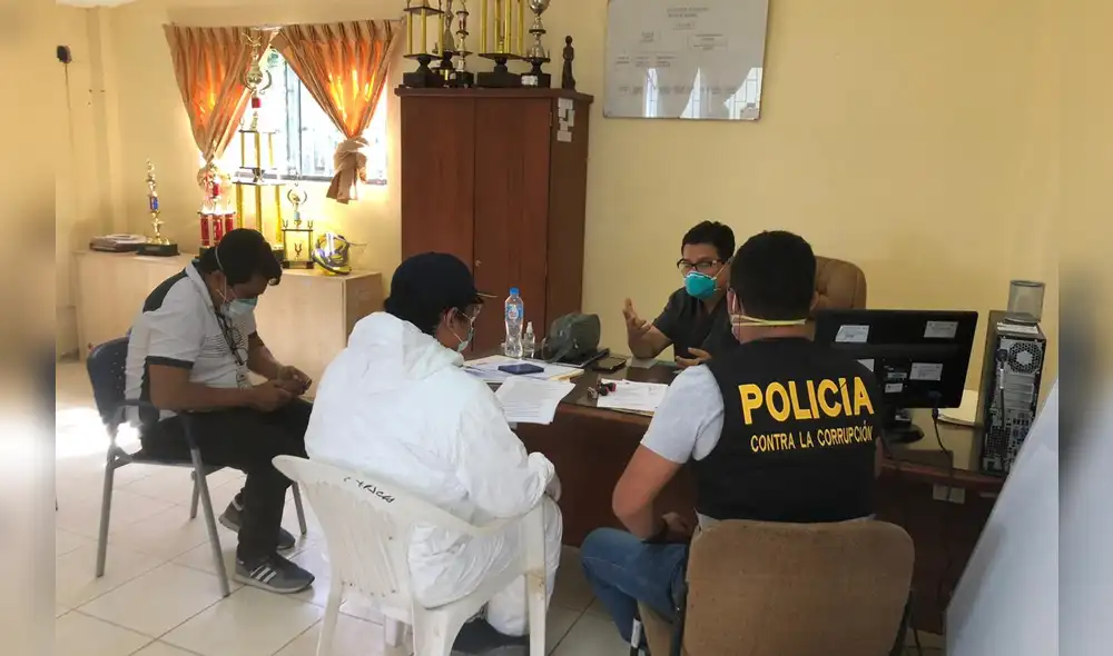 Diligencia fiscal junto a agentes de la Dirección contra la Corrupción de la Policía Nacional. Foto: Fiscalía. Diligencia fiscal junto a agentes de la Dirección contra la Corrupción de la Policía Nacional. Foto: Fiscalía.